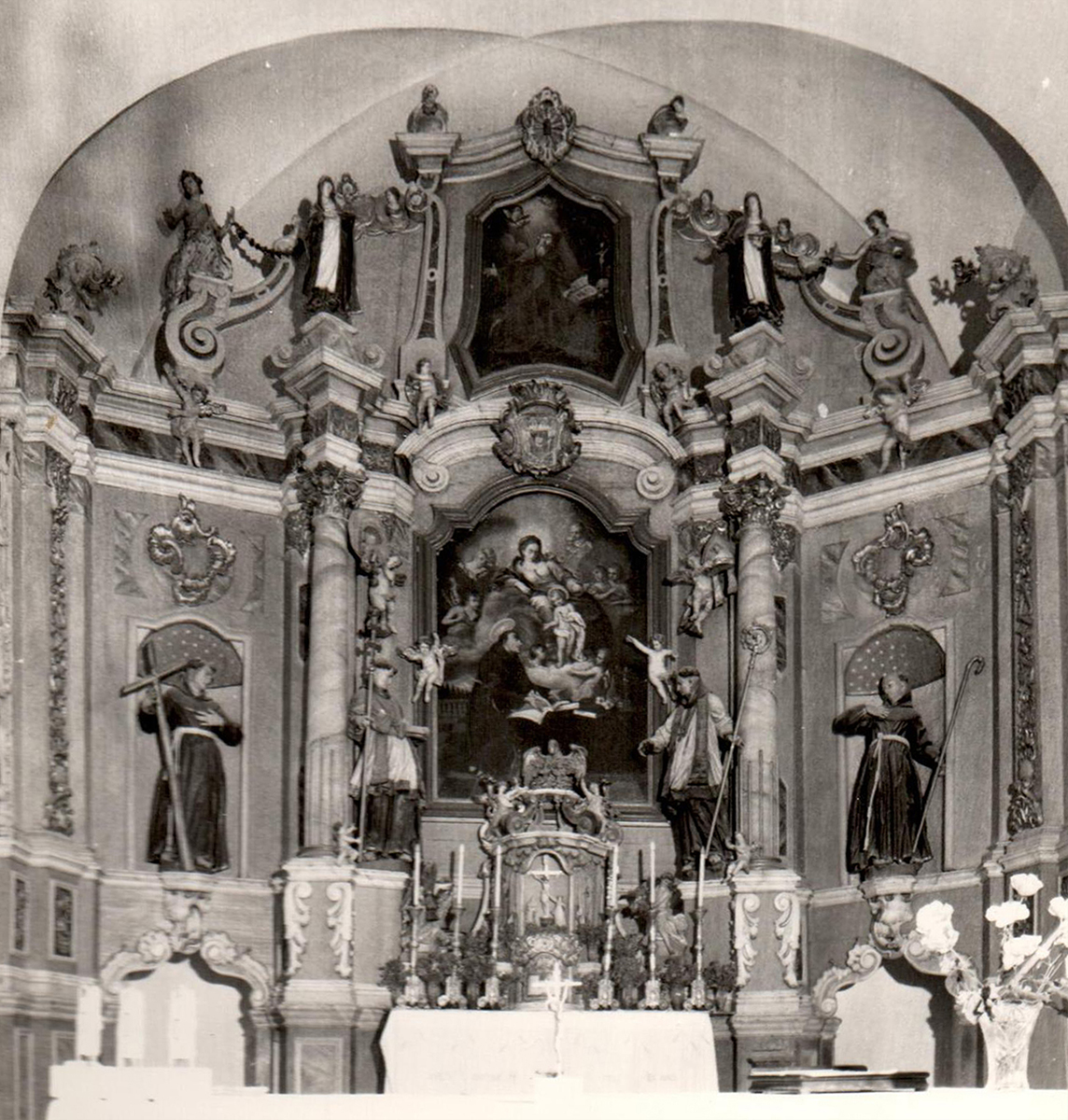 The high altar in Kostajnica (Conservation Department in Zagreb, photo by Igor Nikolić, 1977)