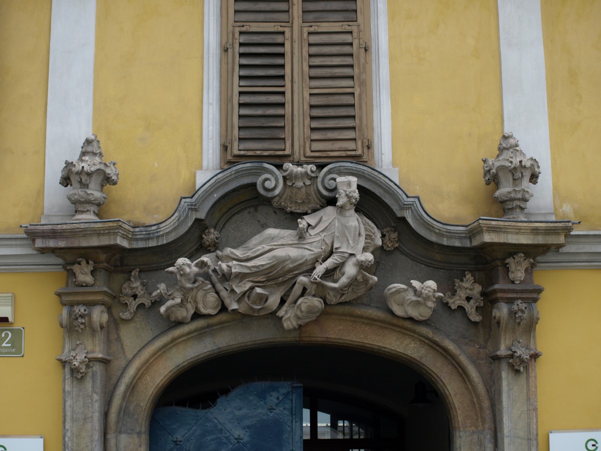 The basket-arch stone portal of Sterngasse 12, Graz (photo by Anja Lindbichler, 2018)