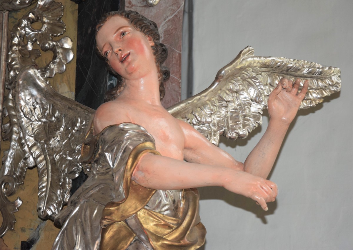 Angel (right), Detail, parish church, Paldau (photo by Christina Pichler, 2018)
